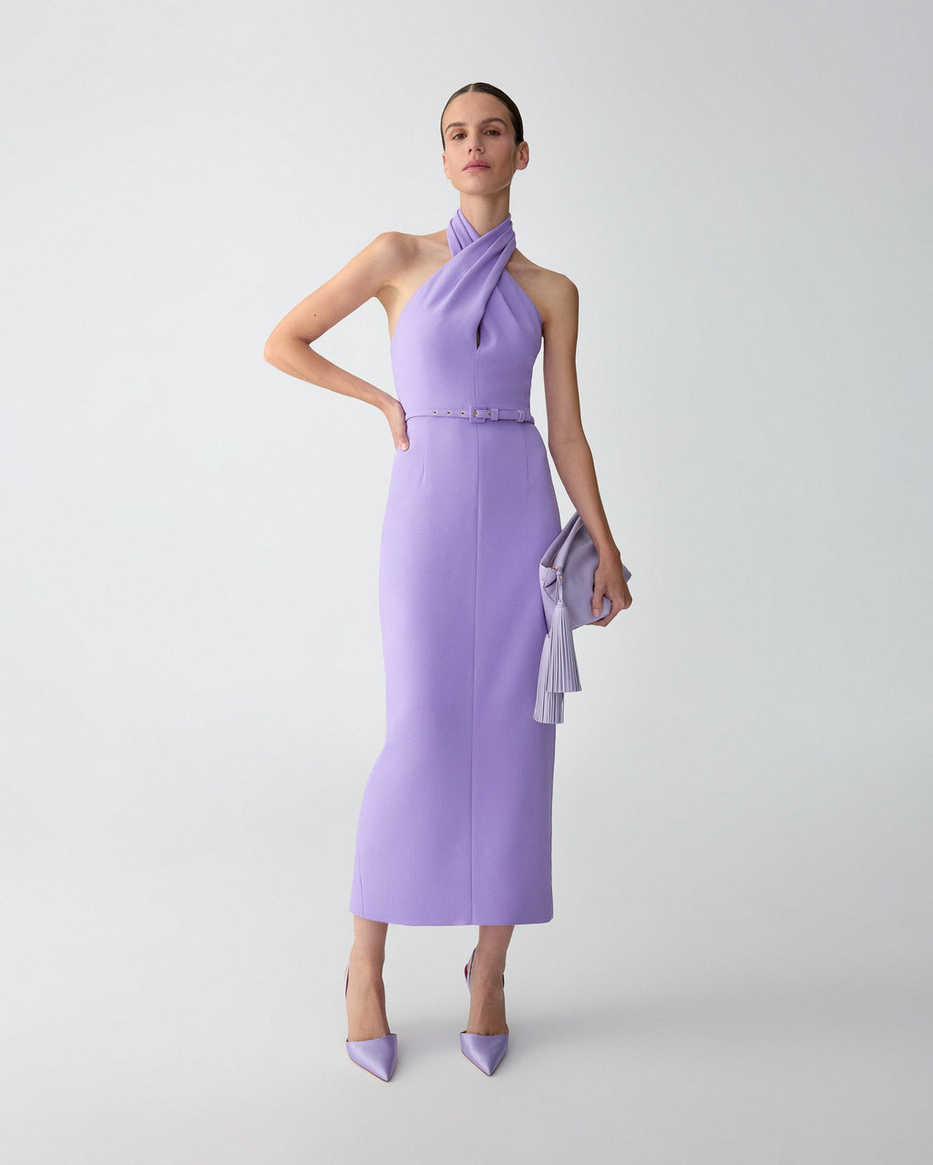 Vestido midi de cuello halter retorcido