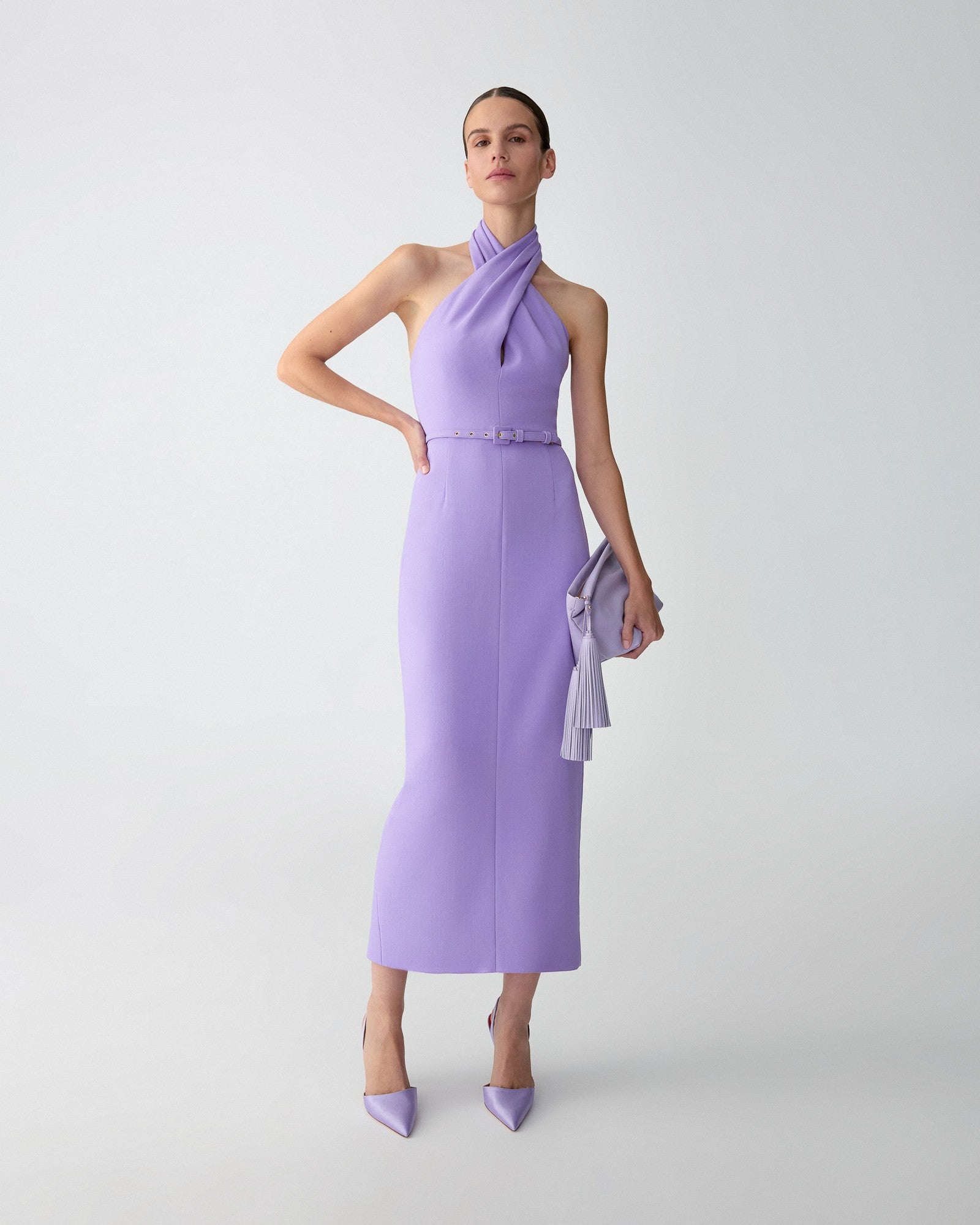Vestido midi de cuello halter retorcido