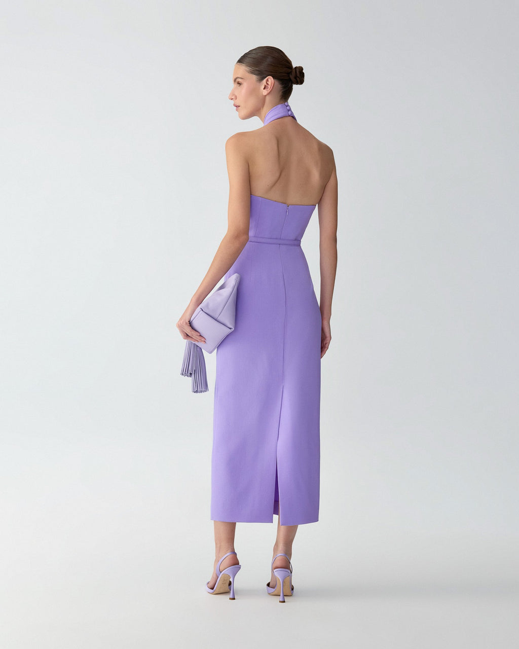 Vestido midi de cuello halter retorcido