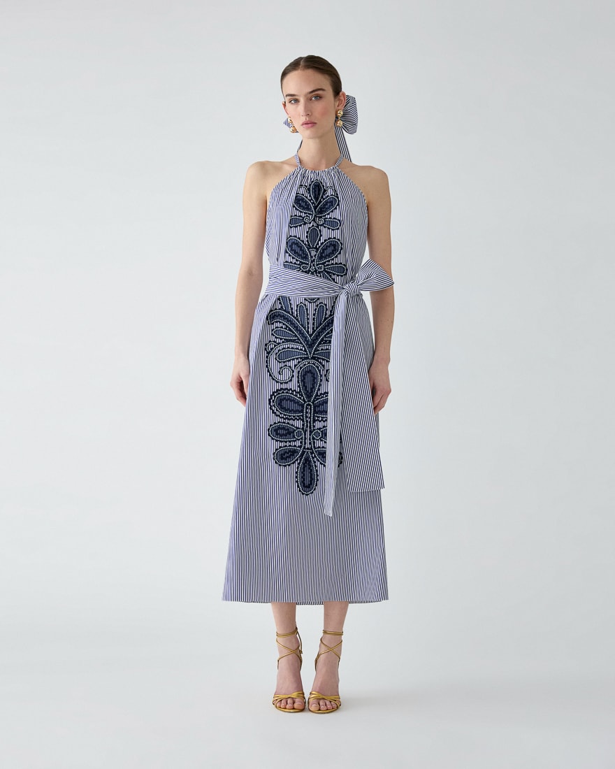 Vestido midi de cuello halter bordado a rayas