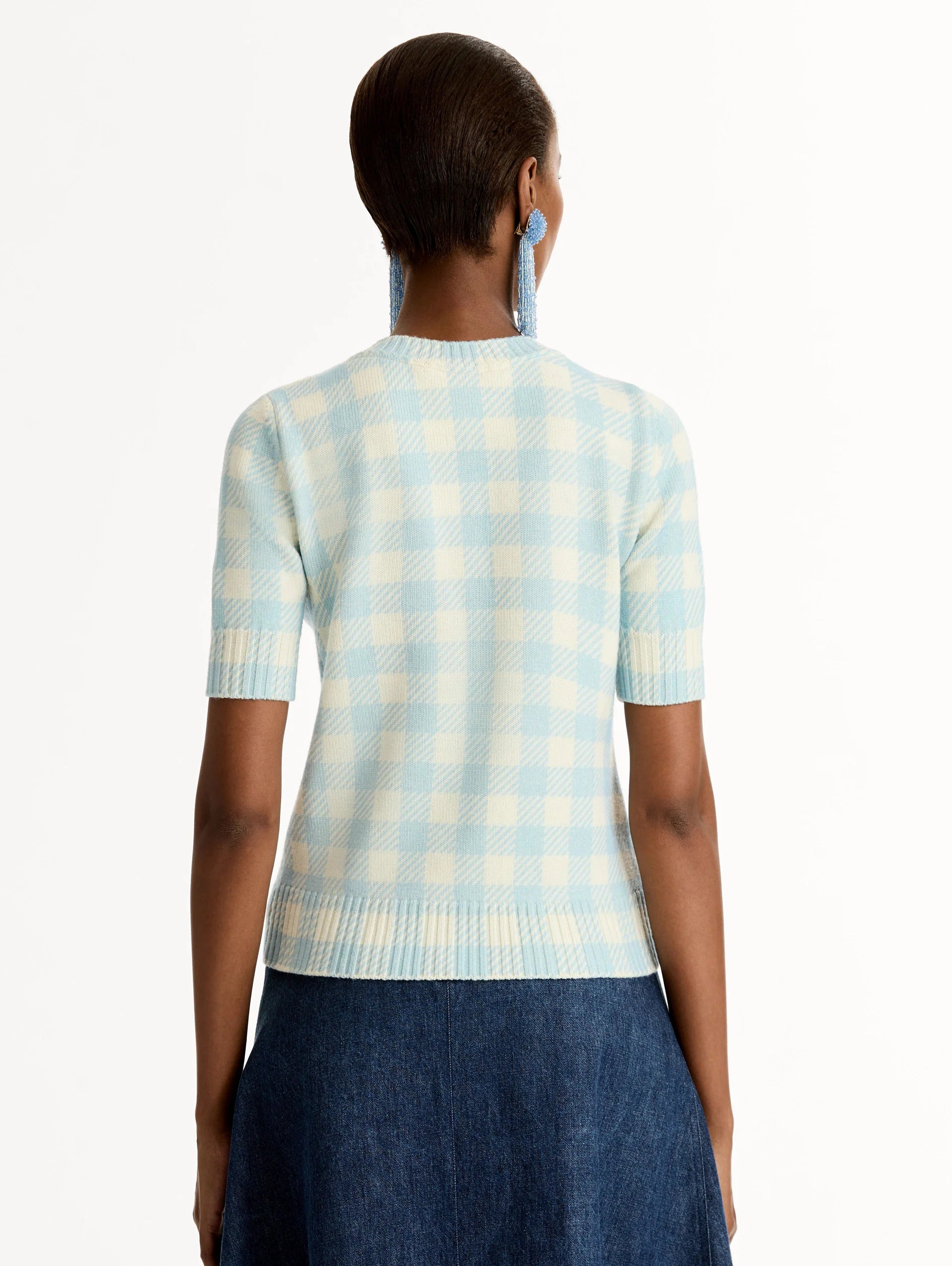 Blusa de cuadros con detalles florales