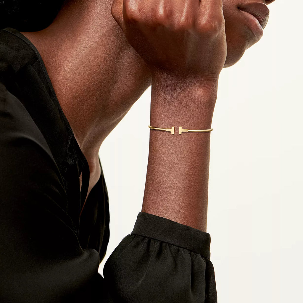 Pulsera de alambre estrecho