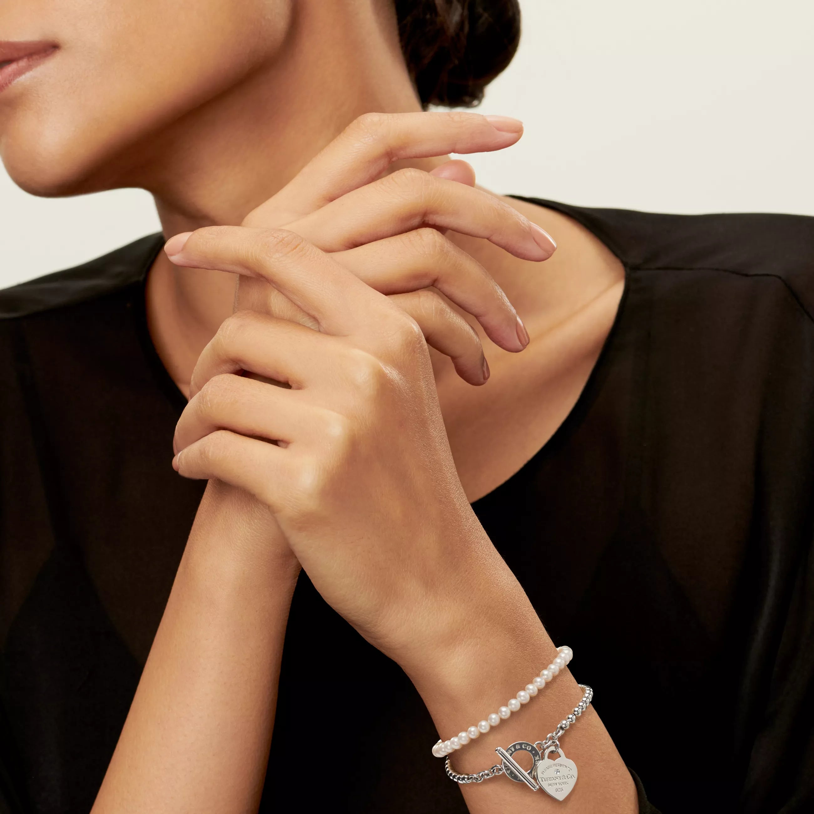 Pulsera de cuentas envolvente en plata con perlas y un diamante