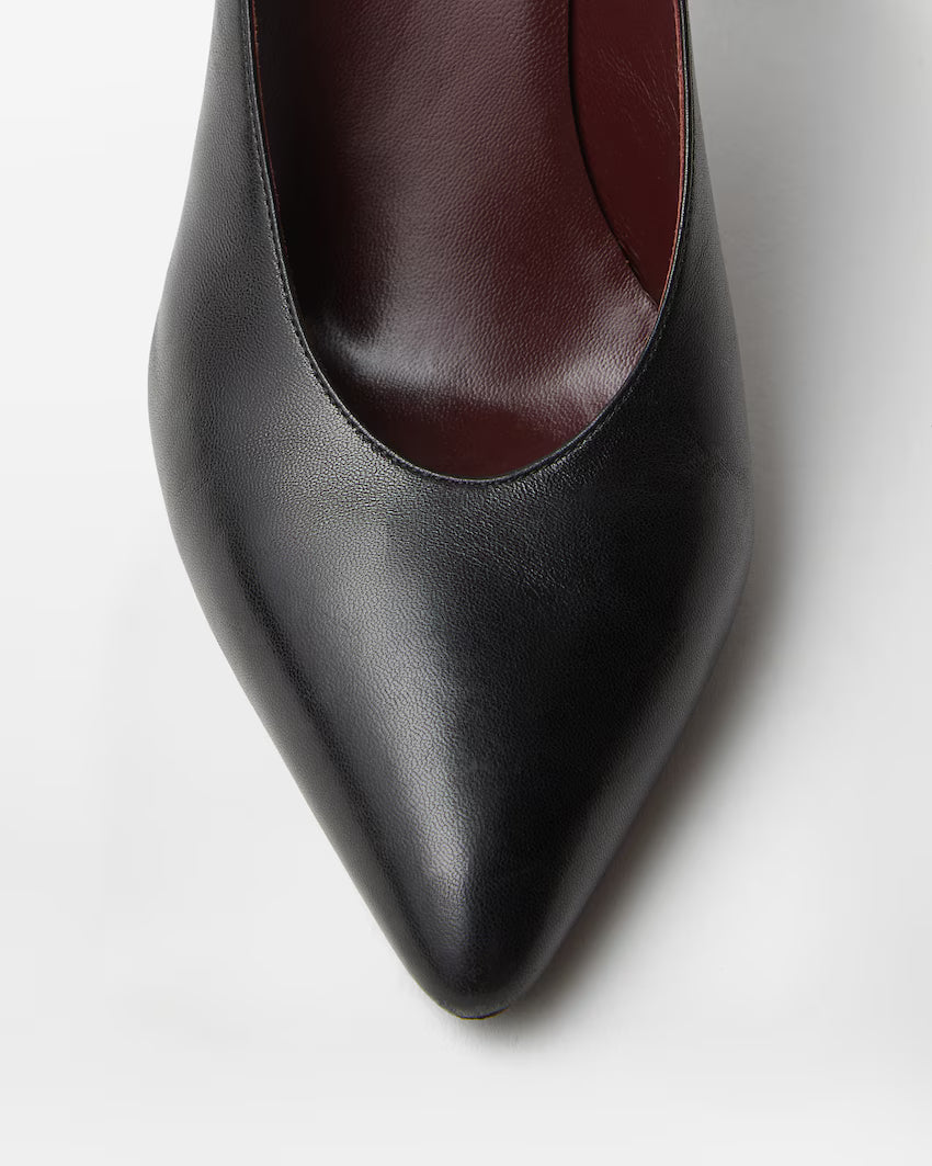 Zapatos de salón de cuero