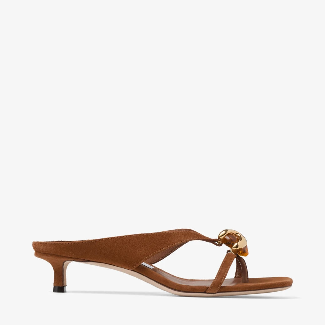 Sandalias de ante marrón con detalle de piedra color brown