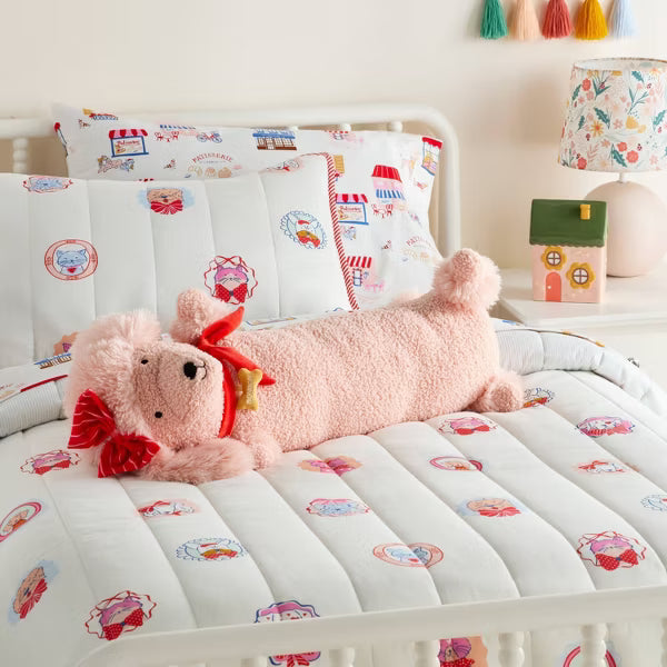 Peluche con Peso Alargado de Perrito Poodle Durazno - Pillowfort™