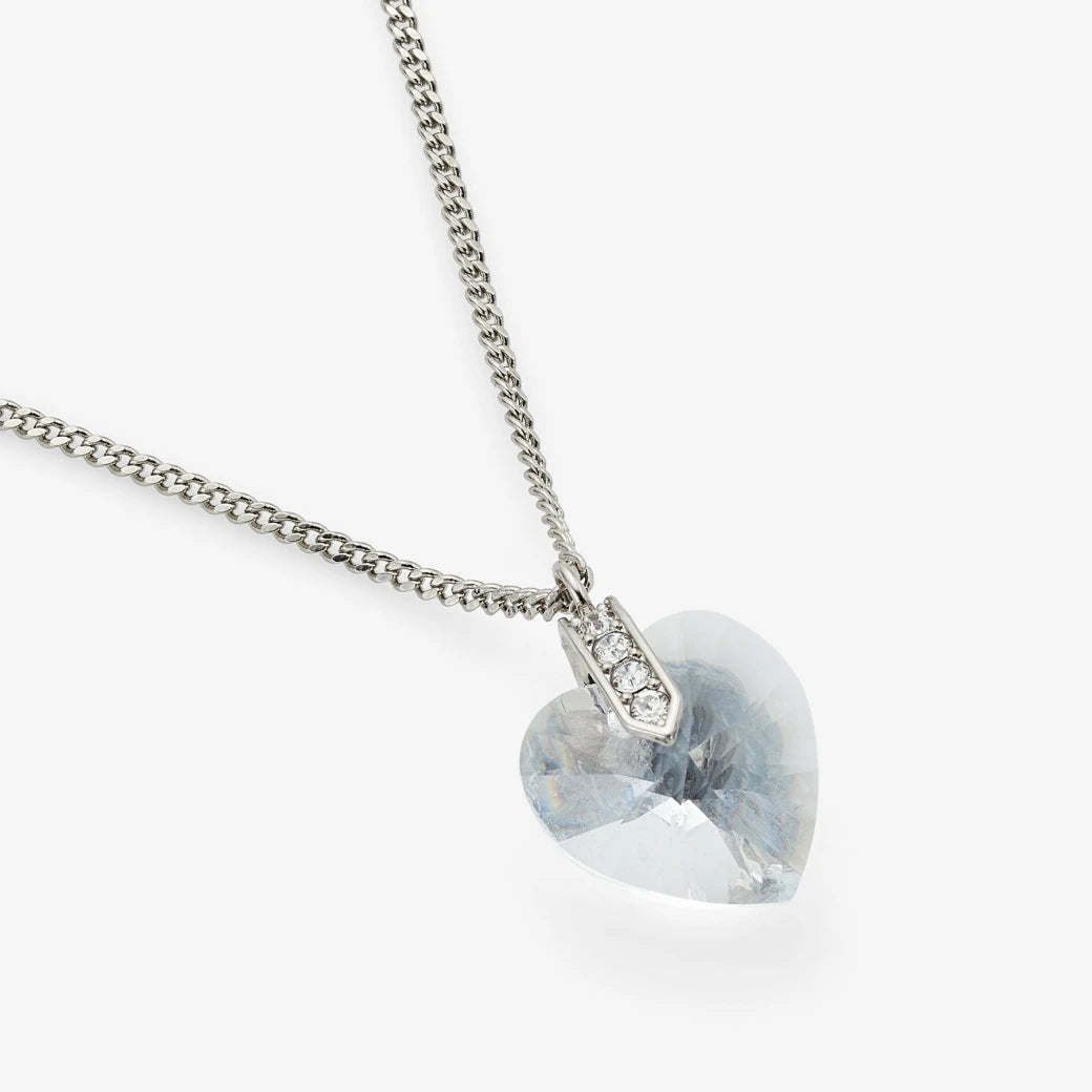 Collar de corazón con acabado plateado y cristales