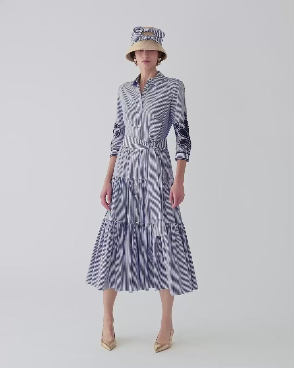 Vestido camisero midi a rayas bordado