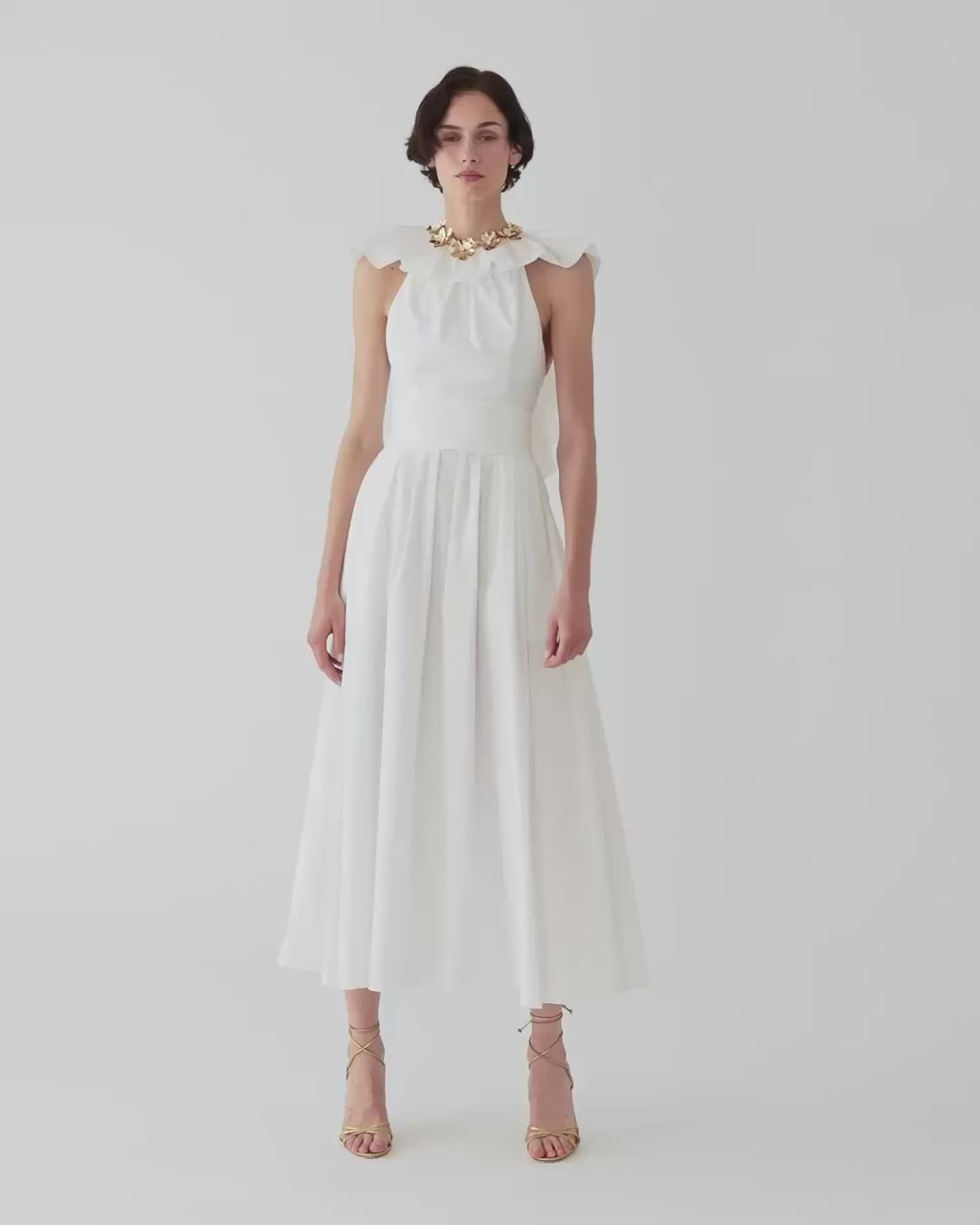 Vestido con escote con volantes blanco